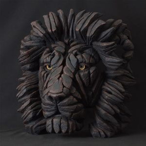 Handpainted lion Azland scultpure from UK
