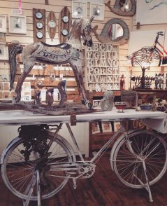 41601918_1873799789366211_2816876566192062464_n shabby chic bike table unique hall table