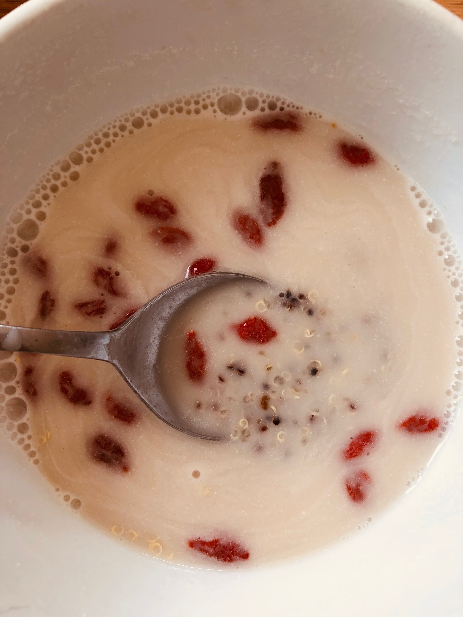 Image of filling quinoa pudding as portion size per person