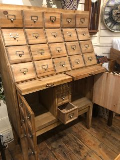 mutli drawer cabinet with 2 doors